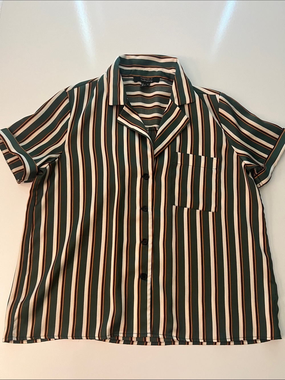 Women’s Short-Sleeve Striped Button-Up Shirt in Green